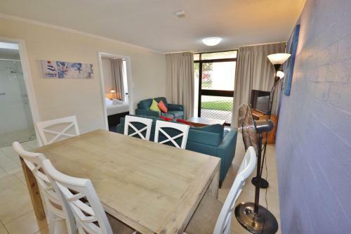 Riverview Holiday Apartment 93 - Kalbarri Wa