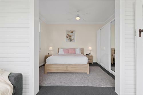 Absolute Forshore Tuggerah Lakes