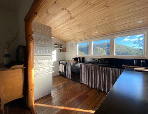Misty Mountain Cottage At Krambach
