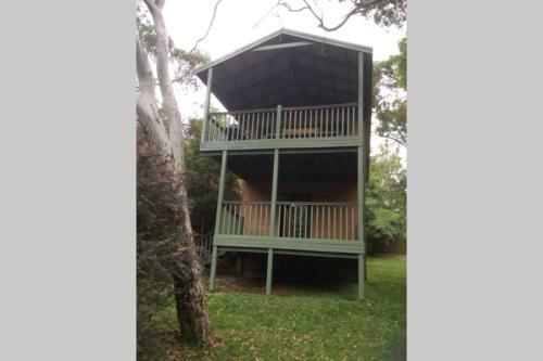 Snow Gum Grove - Secluded Architect Designed House