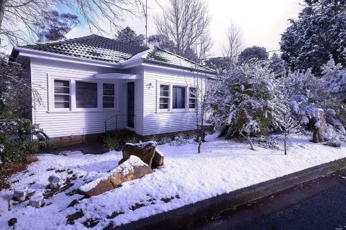 Katoomba Falls Cottage