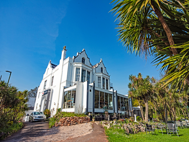 The Sherwood Palm Hotel