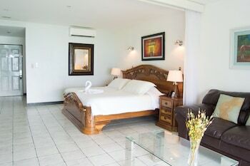 Hotel La Mansion Inn (.)