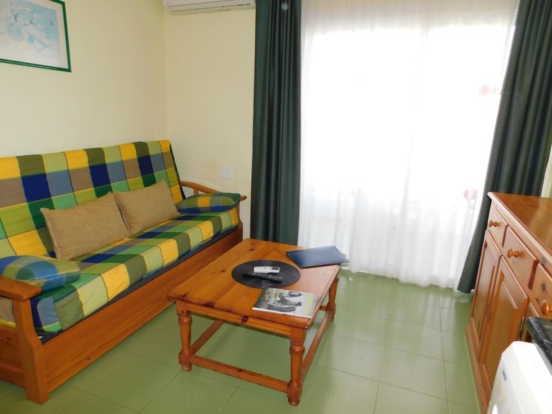 Apartamentos Destinos de Sol La Miner�a Roquetas de Mar