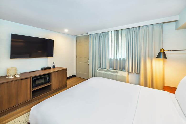Hotel Charlton's Cedar Court