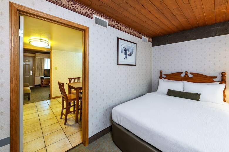 Hotel Charlton's Cedar Court