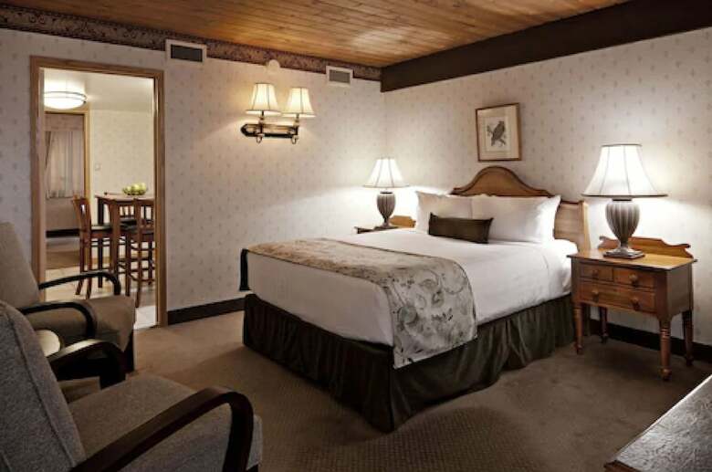 Hotel Charlton's Cedar Court