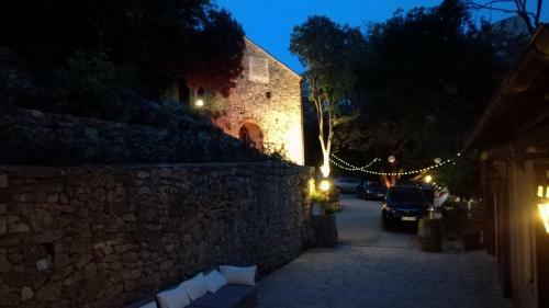 Hostal Chateauzen