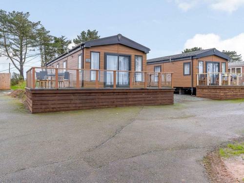 Starfish Retreat- Ukc4296