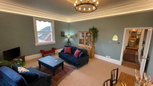 Stunning 2 Bedroom Apartment With Views Of Torbay