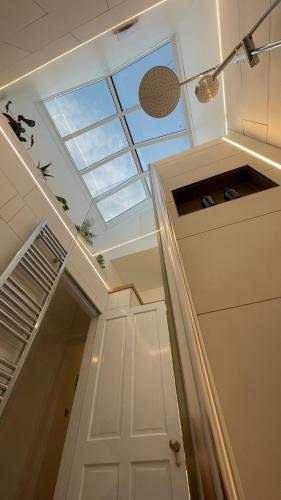 Stunning 2 Bedroom Apartment With Views Of Torbay