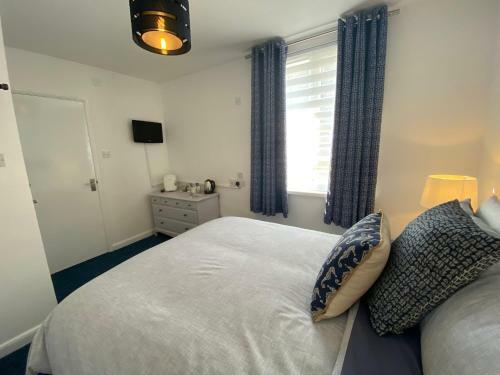 Hotel Rooms At Babbacombe