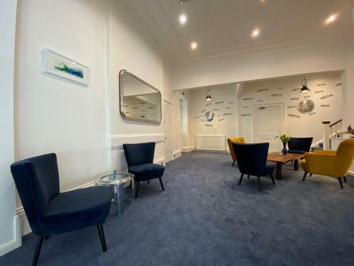 Hotel Rooms At Babbacombe