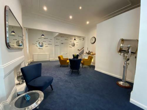 Hotel Rooms At Babbacombe