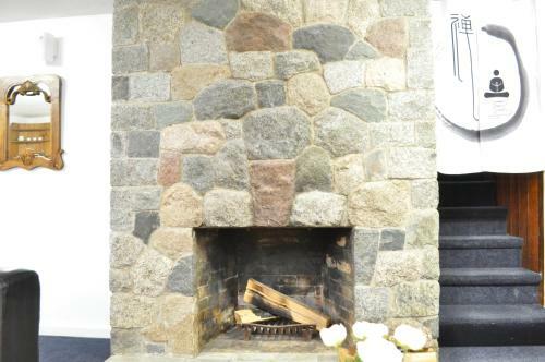 Apartamento Spacious 2 Bedroom Private Basement Suite In Lynn Canyon