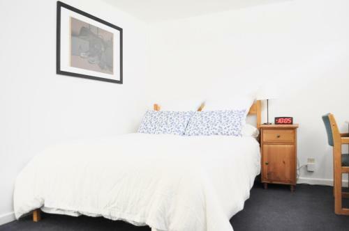 Apartamento Spacious 2 Bedroom Private Basement Suite In Lynn Canyon