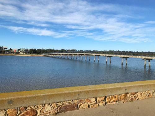 Luxury 4br Home With King Bed Lakes Entrance