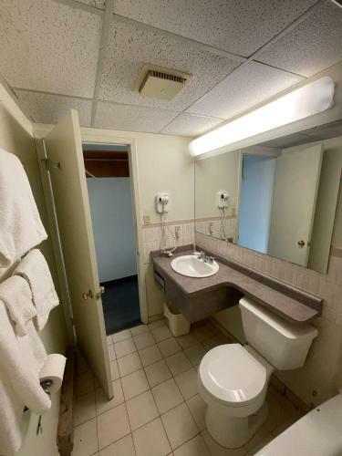 Motel Heritage Inn & Suites