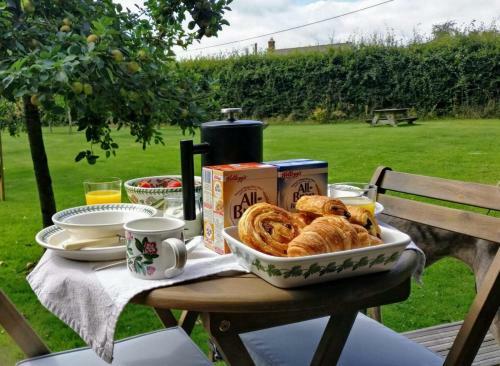Hostal The Cider Shed Bed And Breakfast