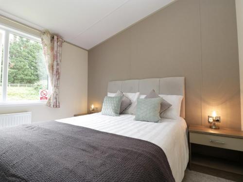 Hill View, Lilac Lodge