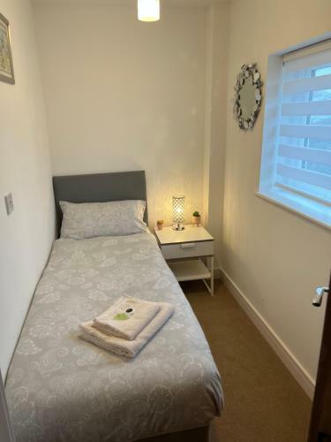 Comfy 2 Bed House Located At Wareham Train Station