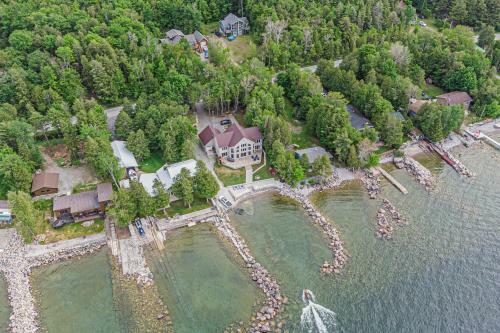 Villa Selena-lakefront-families Only-boat Launch