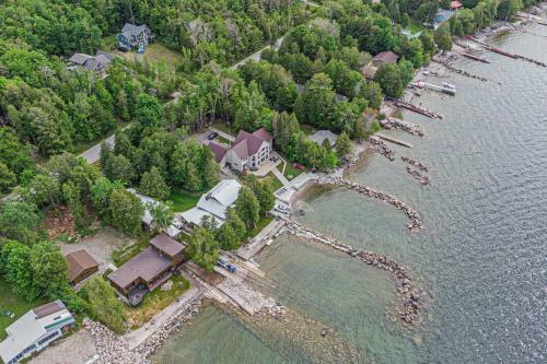 Villa Selena-lakefront-families Only-boat Launch