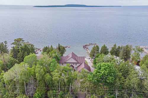 Villa Selena-lakefront-families Only-boat Launch