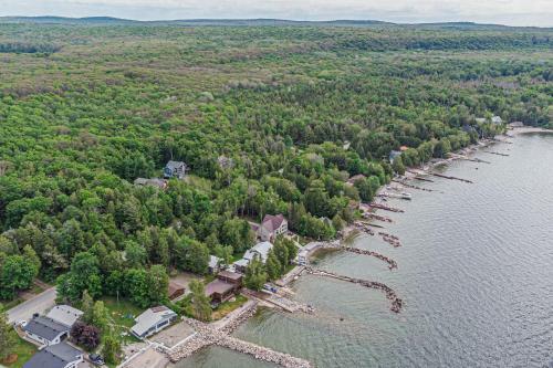 Villa Selena-lakefront-families Only-boat Launch
