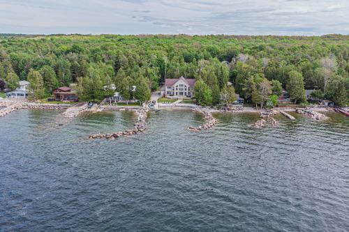 Villa Selena-lakefront-families Only-boat Launch