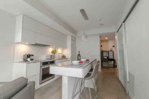 Apartamento Vip Downtown Luxury 1 Bedroom With Underground Parking