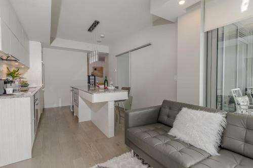 Apartamento Vip Downtown Luxury 1 Bedroom With Underground Parking
