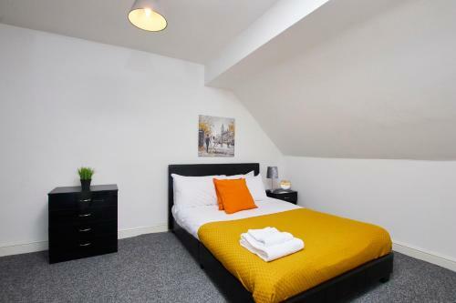 Apartamento Sleeps 10 The Charming House