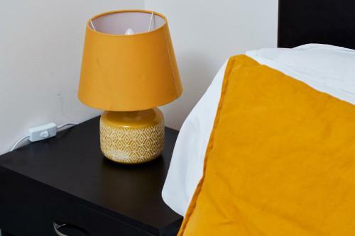 Apartamento Sleeps 10 The Charming House