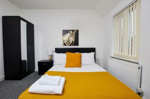 Apartamento Sleeps 10 The Charming House