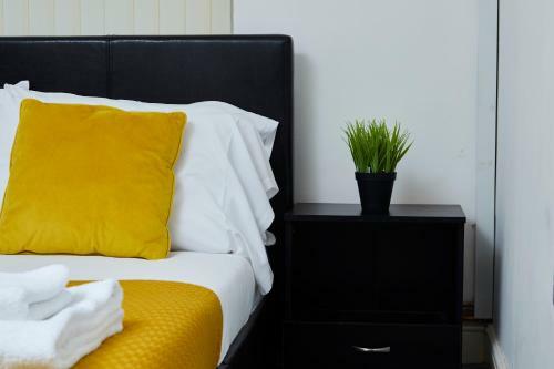 Apartamento Sleeps 10 The Charming House