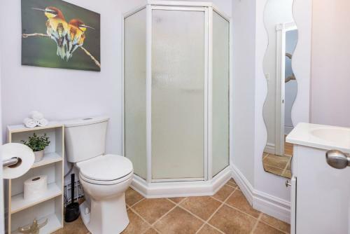 Apartamento Cozy & Warm 2bd King Apt, Steps From Byward Market!