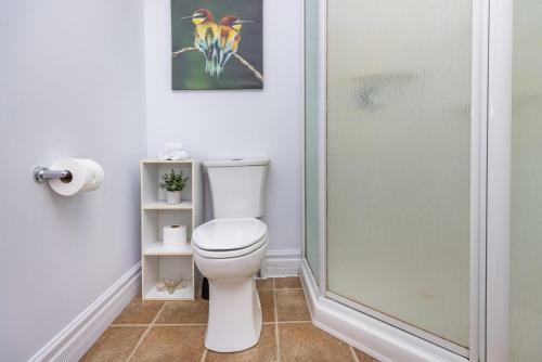 Apartamento Cozy & Warm 2bd King Apt, Steps From Byward Market!