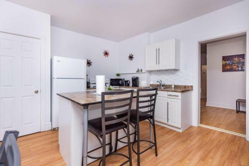 Apartamento Cozy & Warm 2bd King Apt, Steps From Byward Market!