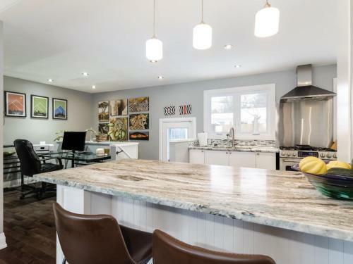 Comfortable Family Home With Updated Spacious Kitchen!
