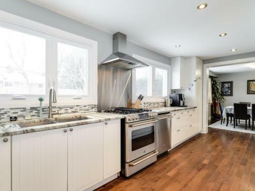 Comfortable Family Home With Updated Spacious Kitchen!