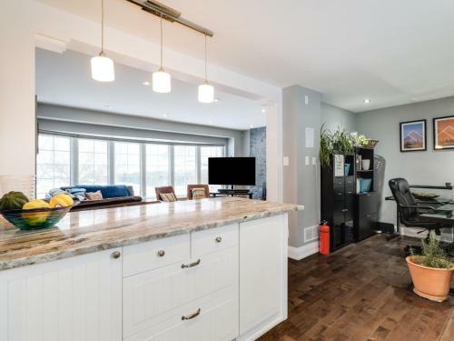 Comfortable Family Home With Updated Spacious Kitchen!