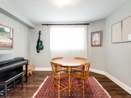 Comfortable Family Home With Updated Spacious Kitchen!