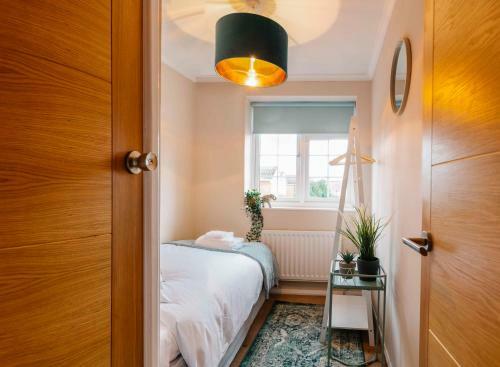 Castle Gate By Spa Town Property - Central Location With Large Living Space