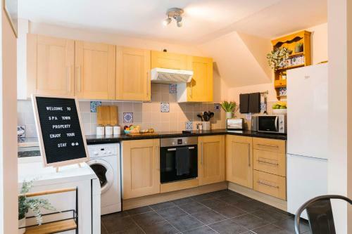 Castle Gate By Spa Town Property - Central Location With Large Living Space