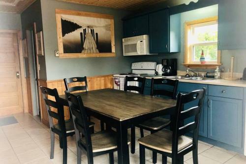 Lovely Chalet Near The Beach