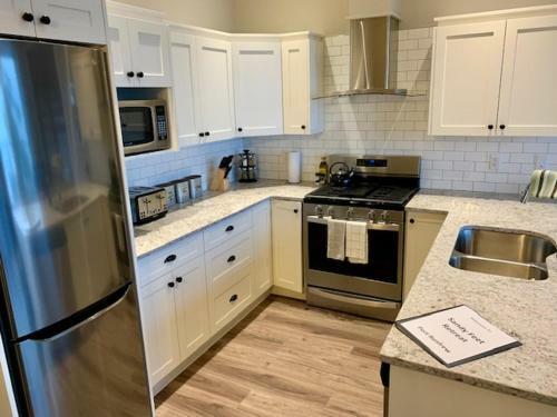 Sandy Feet Retreat Port Renfrew- Oceanfront 2br Modern Cottage