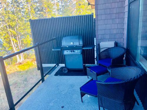 Sandy Feet Retreat Port Renfrew- Oceanfront 2br Modern Cottage