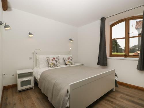 Lower Venn Granary Apartment 1