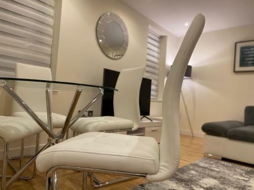 Amazing 2 Bed 2 Bath Private Apartment